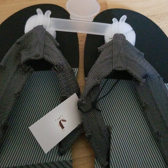 Men Flip Flops Distressed - Picture 4 of 4